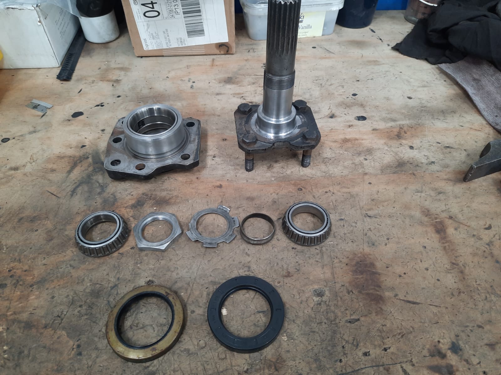 26032021 Maroon Etype rear axel 8 1
