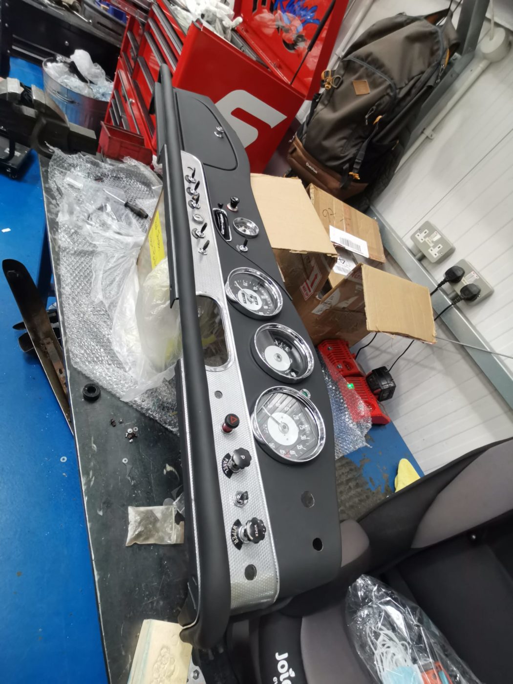 29032021 1960 Peony Red Jensen Dash assembly 1 1