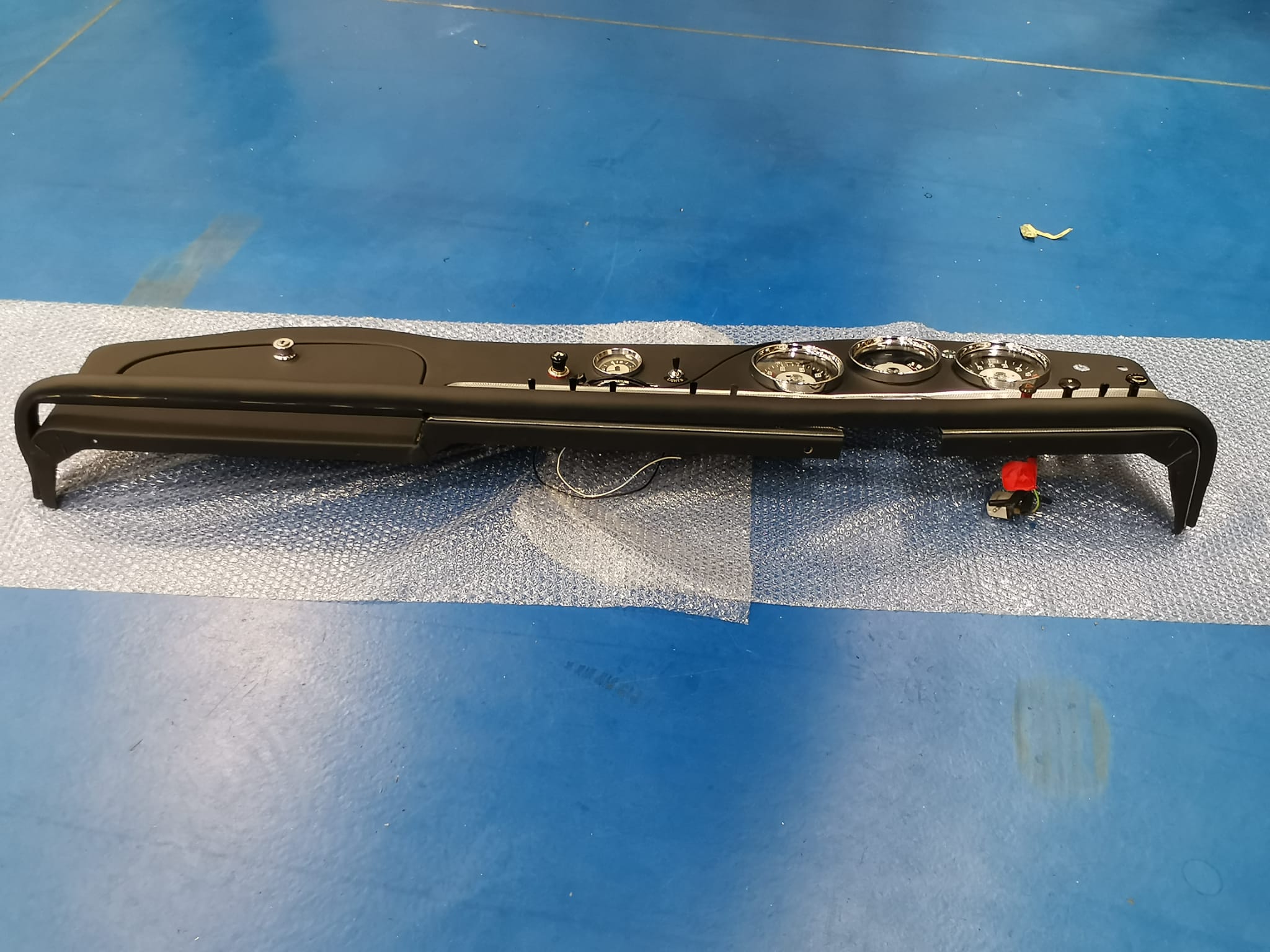 29032021 1960 Peony Red Jensen Dash assembly 4 1