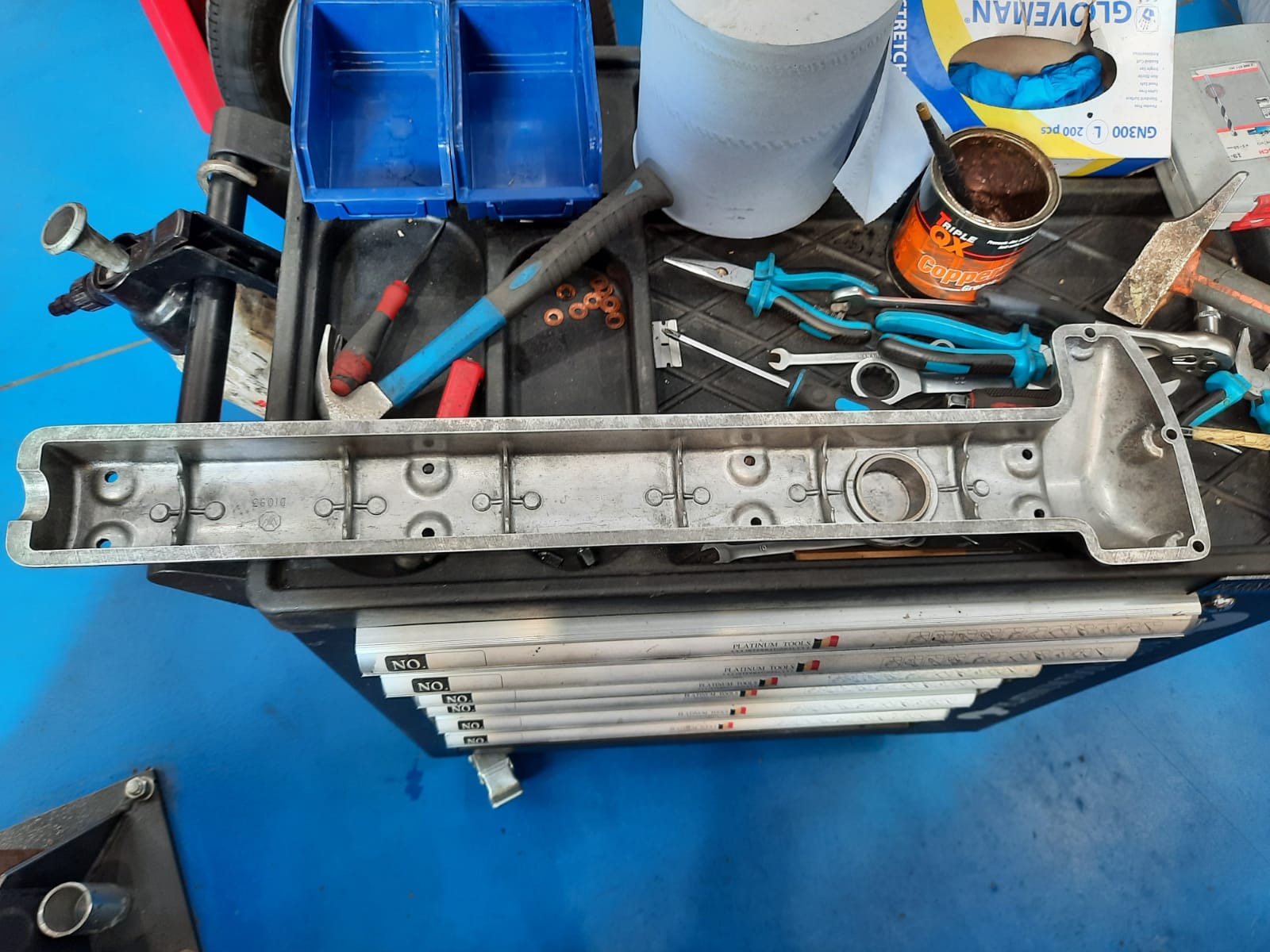 30.03.2021 Maroon Etype rocker cover and brake pipes replaced 3 1