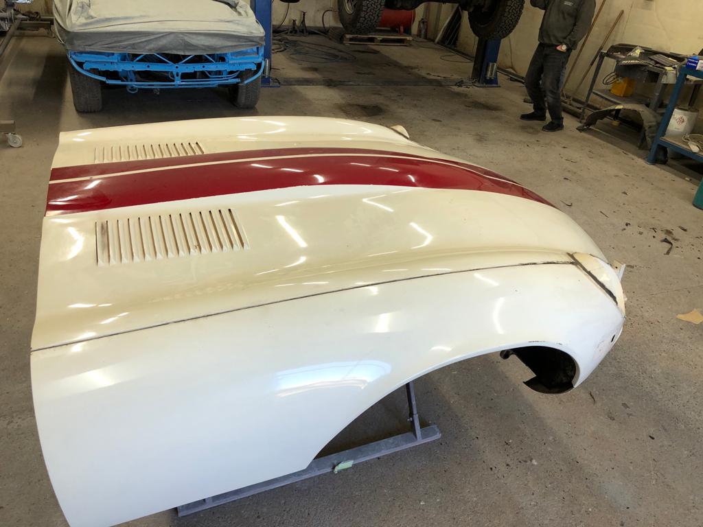 31.03.2021 1973 White Jaguar E Type bonnet stripped and bumper welded 30 1