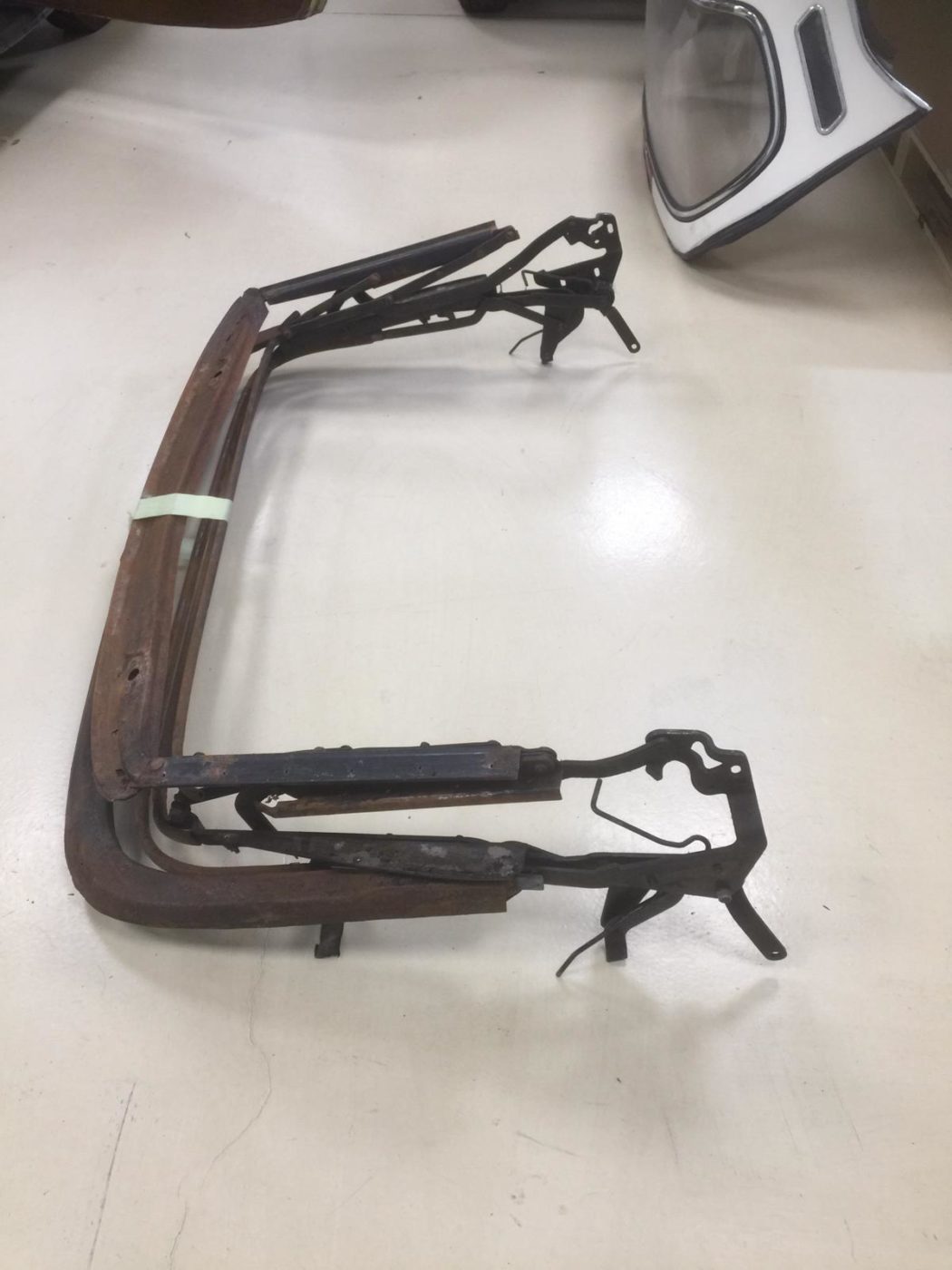 06042021 Triumph Stag 1973 Hood frame going for blasting 3 1