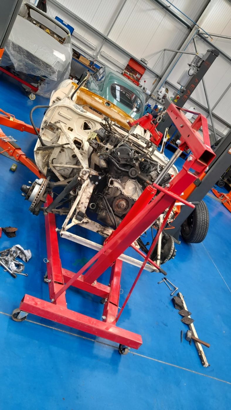 07042021 Jaguar E Type White removing the engine and gearbox 2 1