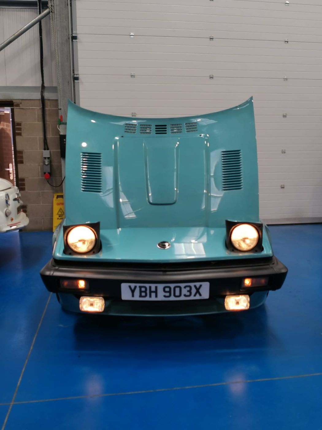 07042021 Triumph TR7 lights 10 1