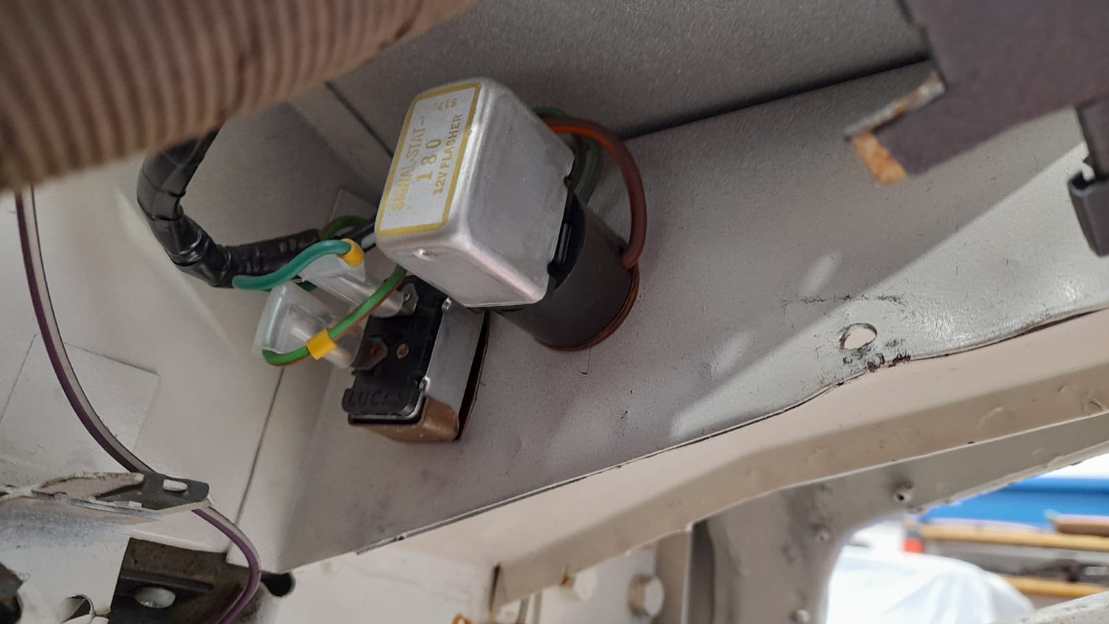 09042021 White Jag etype wiring loom removal 15 1