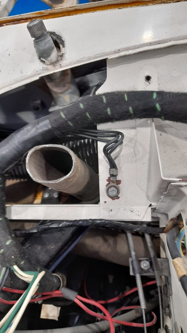 09042021 White Jag etype wiring loom removal 17 1