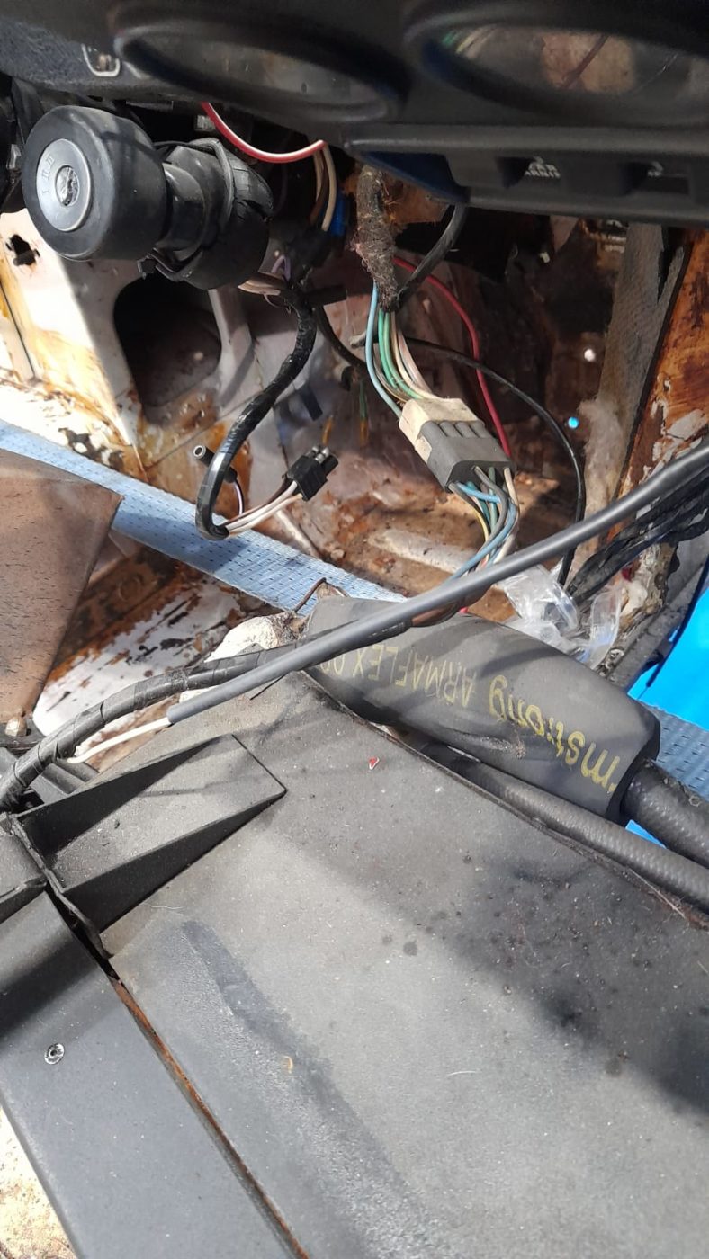 09042021 White Jag etype wiring loom removal 8 1 1
