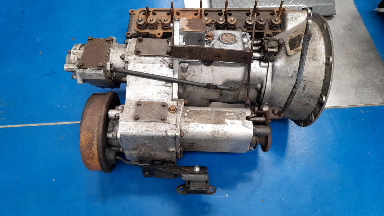 13042021 Land Rover Series IIa gearbox fitting 1 1