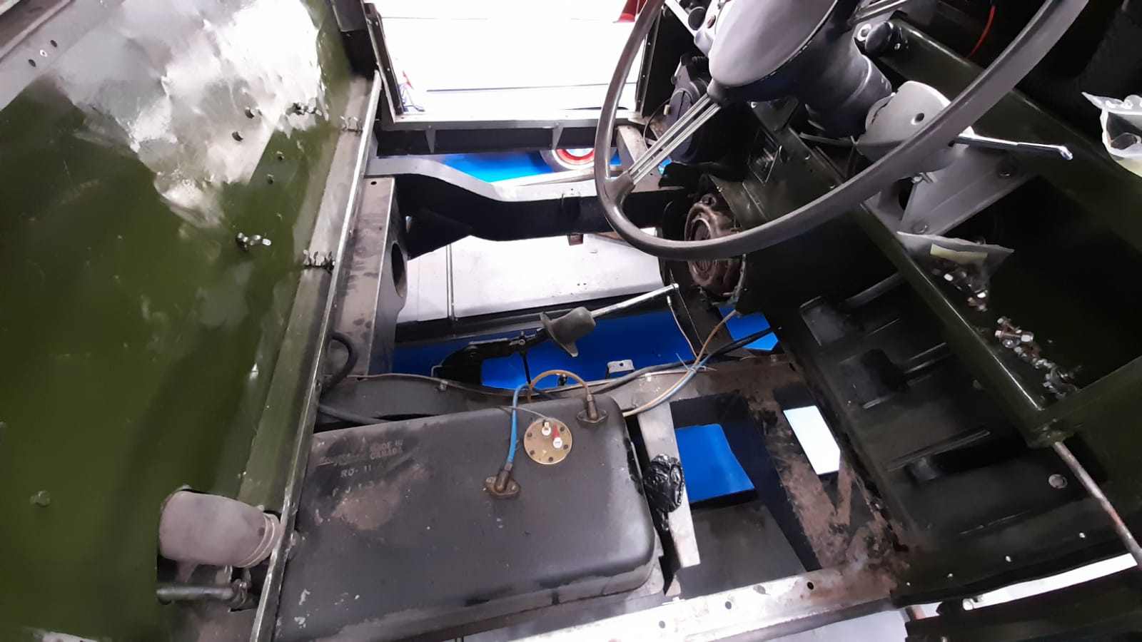 13042021 Land Rover Series IIa gearbox fitting 9 1