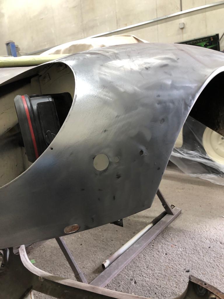 13042021 White Jaguar Etype bonnet removing americanisms 10 1