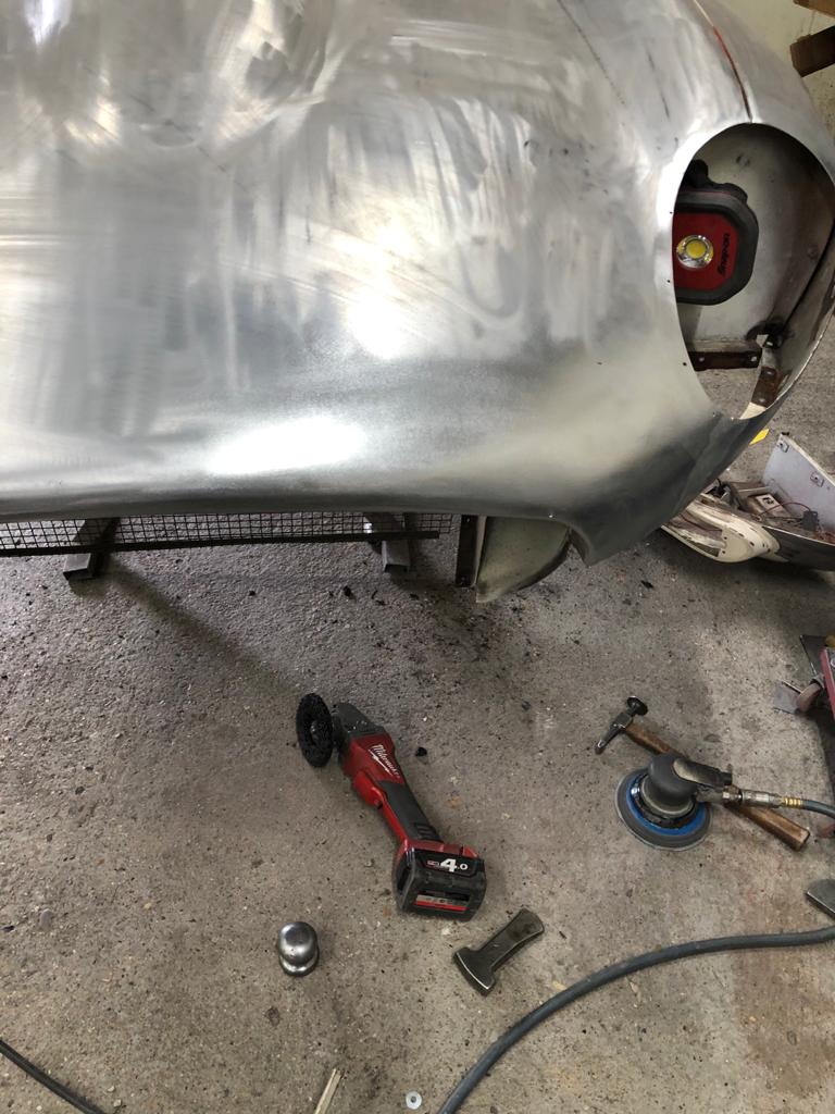 13042021 White Jaguar Etype bonnet removing americanisms 3 1