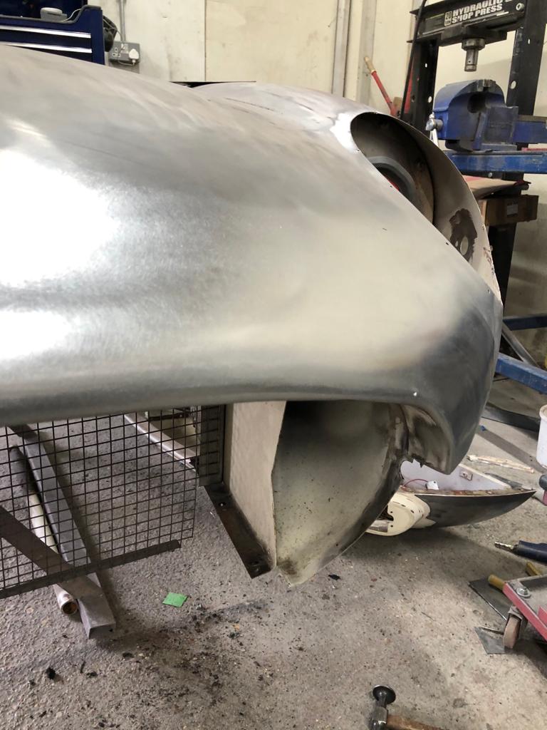 13042021 White Jaguar Etype bonnet removing americanisms 7 1