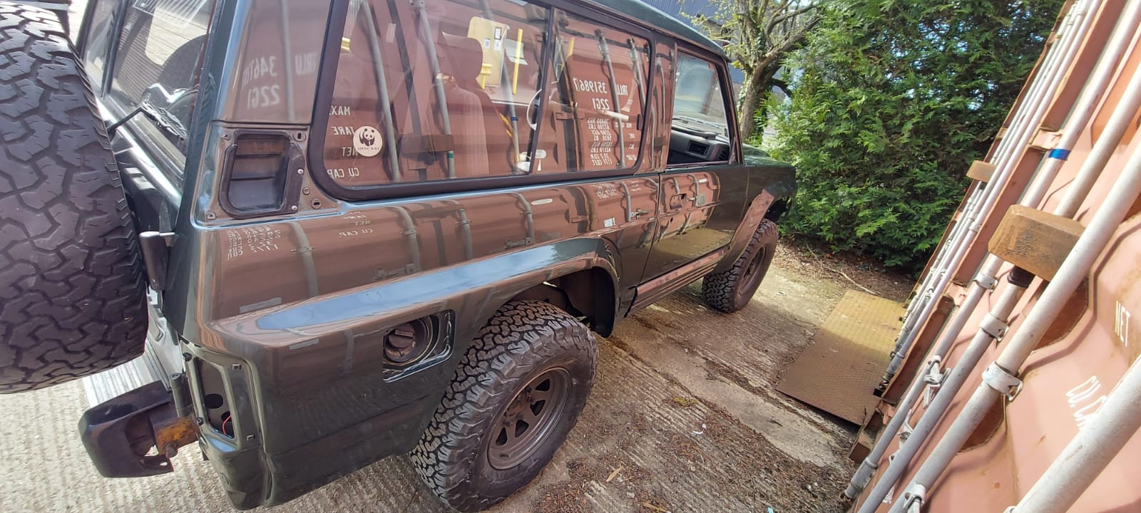14042021 Nissan Patrol painted panels back on and flatten and polished ready for fitting up 1 1