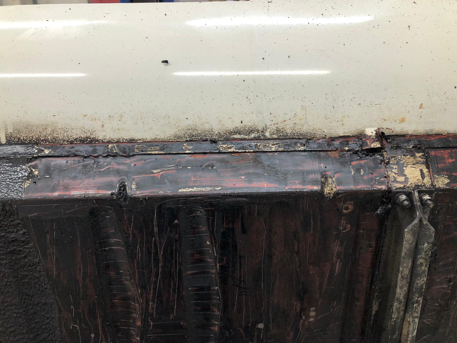 14042021 White Etype 1973 Scrape body shellremove under sealer and sound deadening for media blasting 9 1