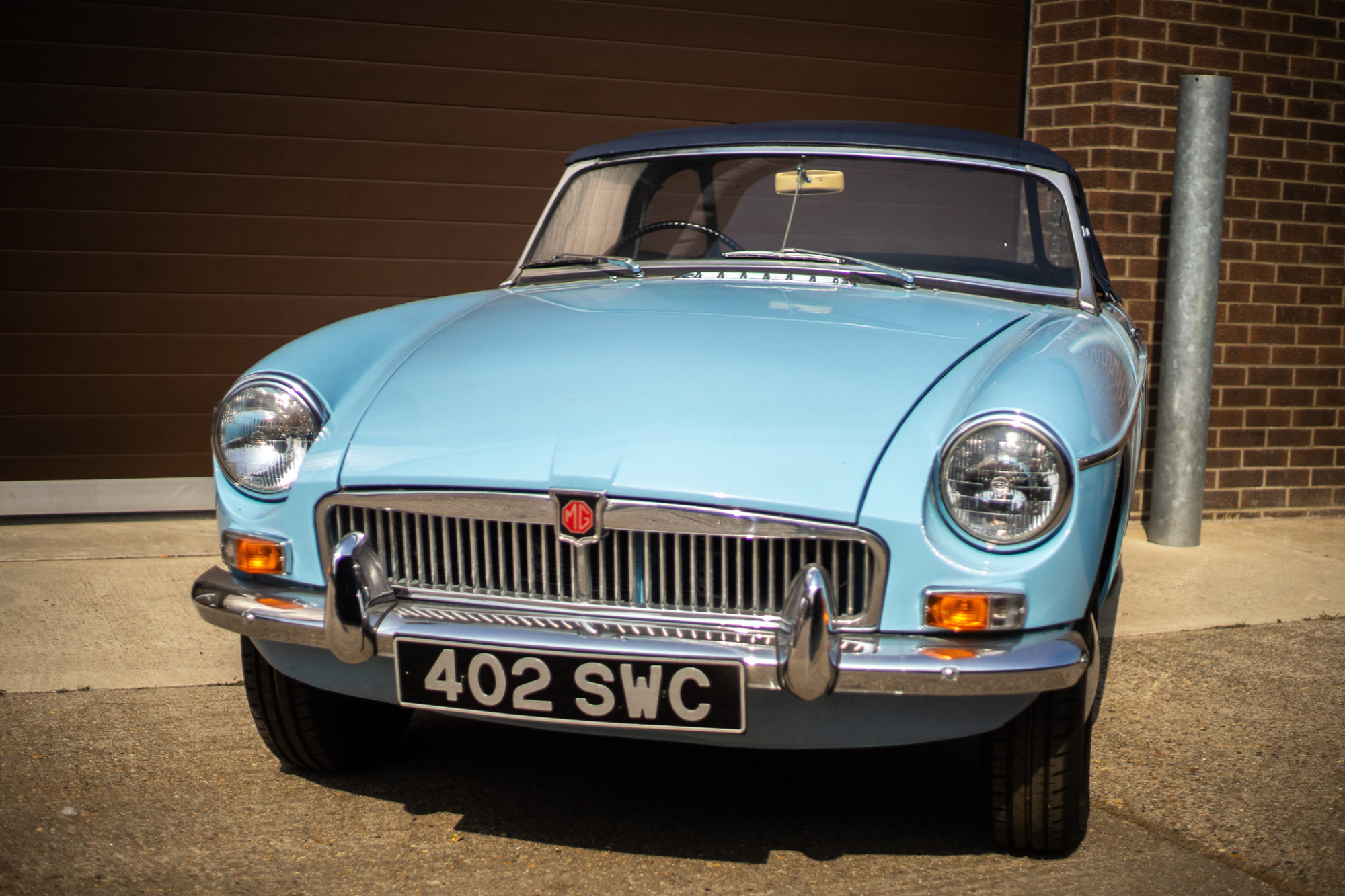 20 04 2021 1963 Blue MGB arrival 37 18