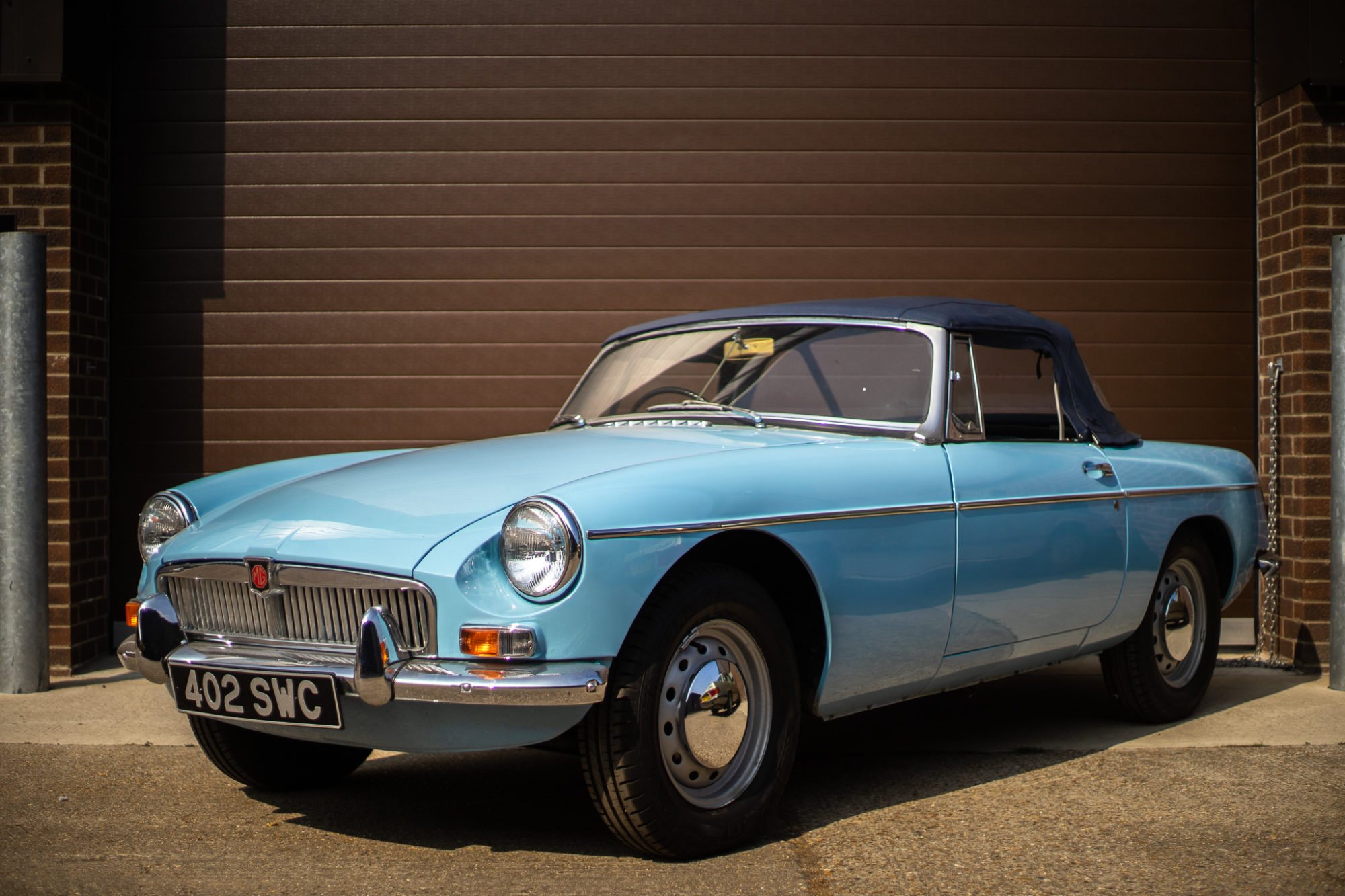 20 04 2021 1963 Blue MGB arrival 37 19