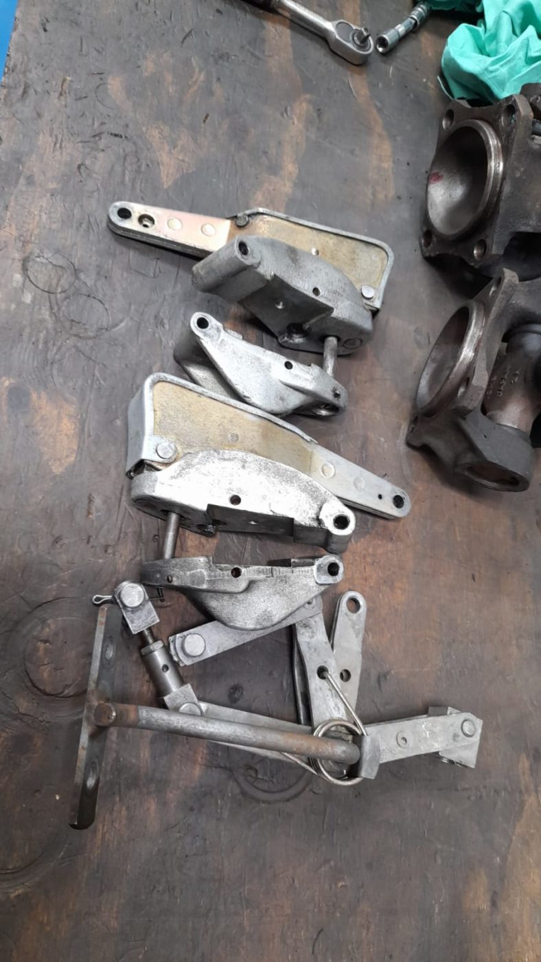 21042021 White Etype Jag dismantling of parts and started to clean up and organise parts ready for re fitment sort through chrome and find out what parts need repairing and rechroming 15 1