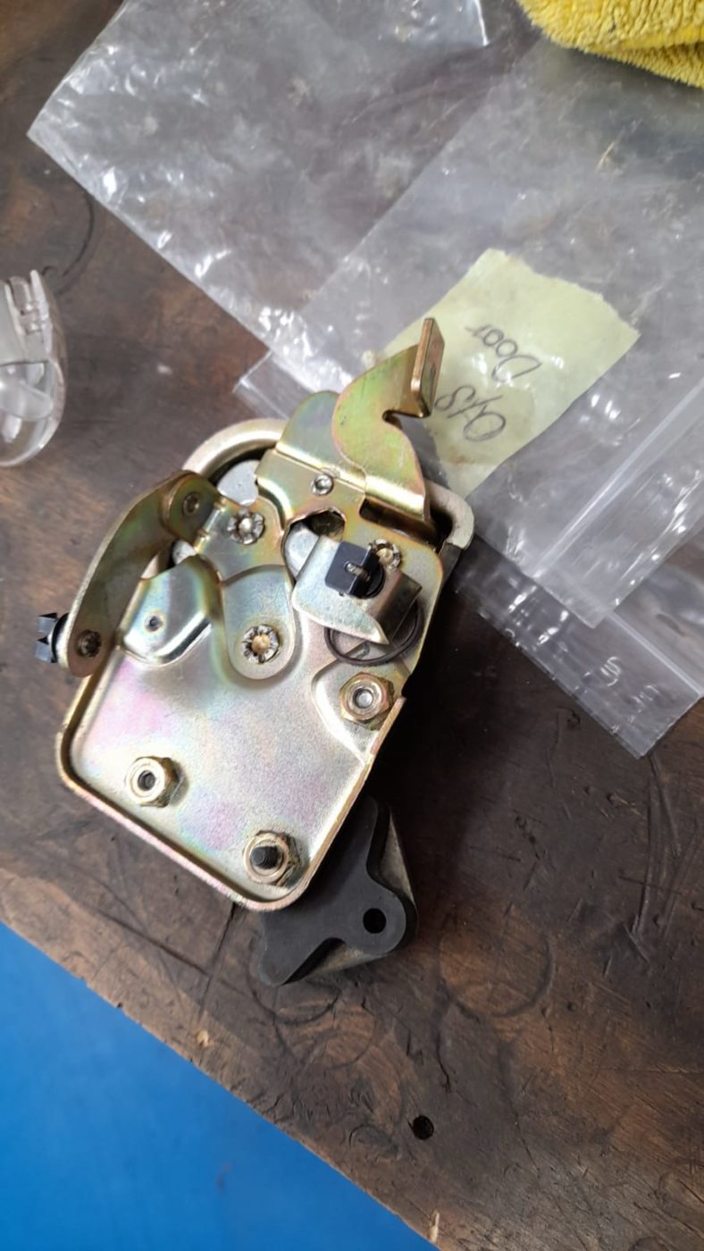 21042021 White Etype Jag dismantling of parts and started to clean up and organise parts ready for re fitment sort through chrome and find out what parts need repairing and rechroming 18 1