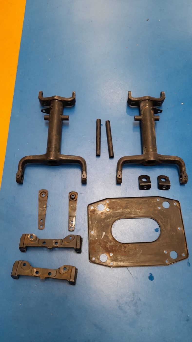 21042021 White Etype Jag dismantling of parts and started to clean up and organise parts ready for re fitment sort through chrome and find out what parts need repairing and rechroming 2 1