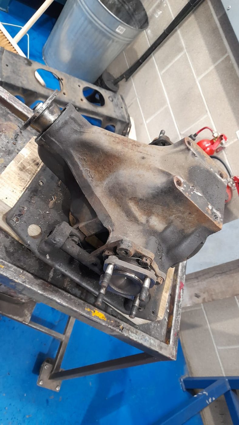 21042021 White Etype Jag dismantling of parts and started to clean up and organise parts ready for re fitment sort through chrome and find out what parts need repairing and rechroming 4 1