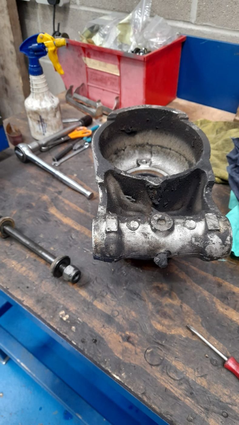 21042021 White Etype Jag dismantling of parts and started to clean up and organise parts ready for re fitment sort through chrome and find out what parts need repairing and rechroming 5 1