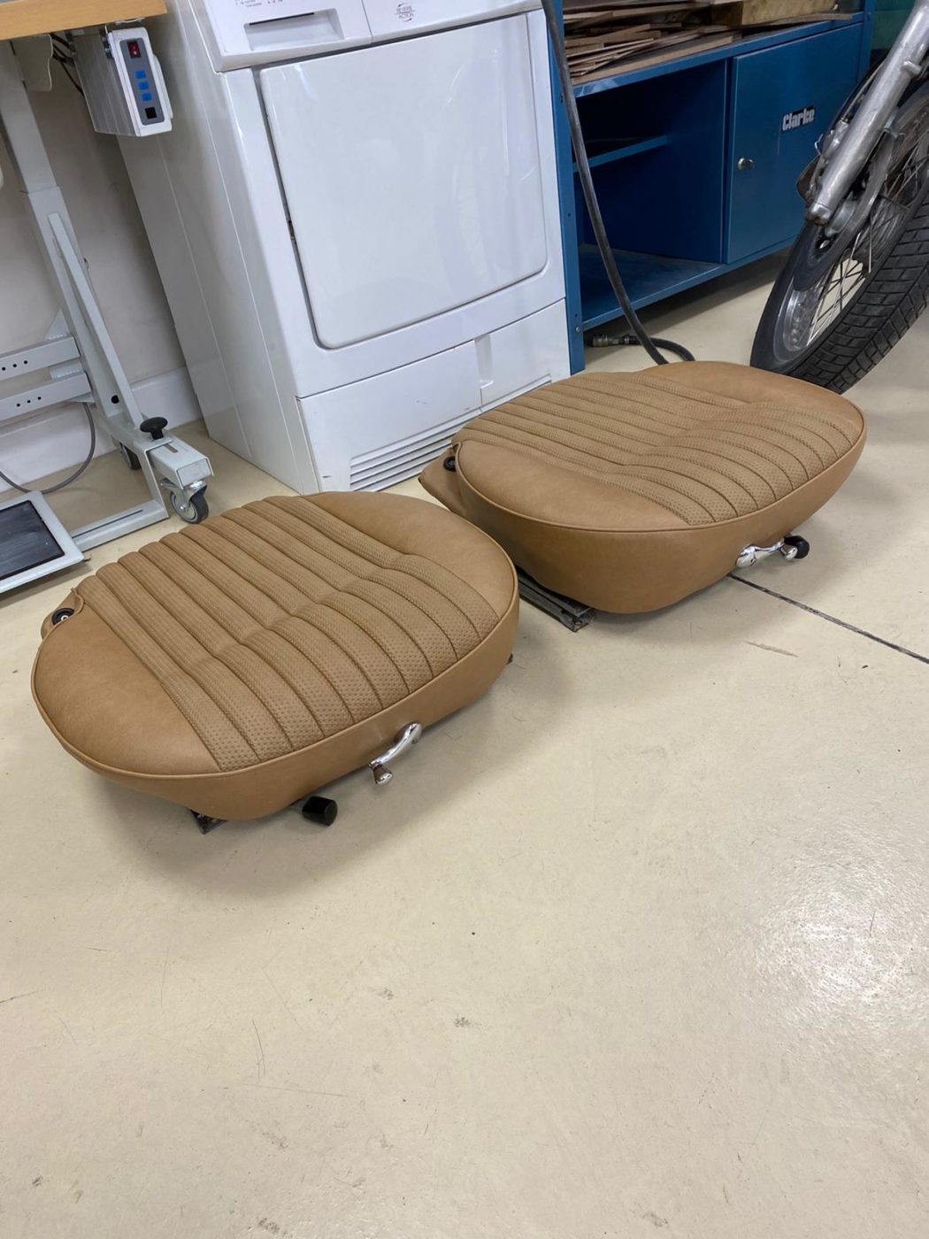 22042021 Maroon Stag seats made up brian 8 1