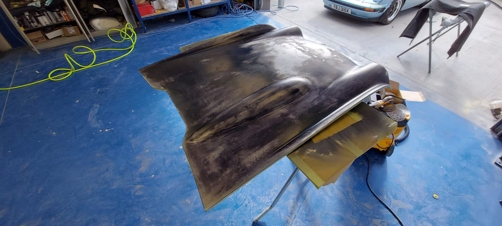 22042021 TR5 bonnet painted 11 1