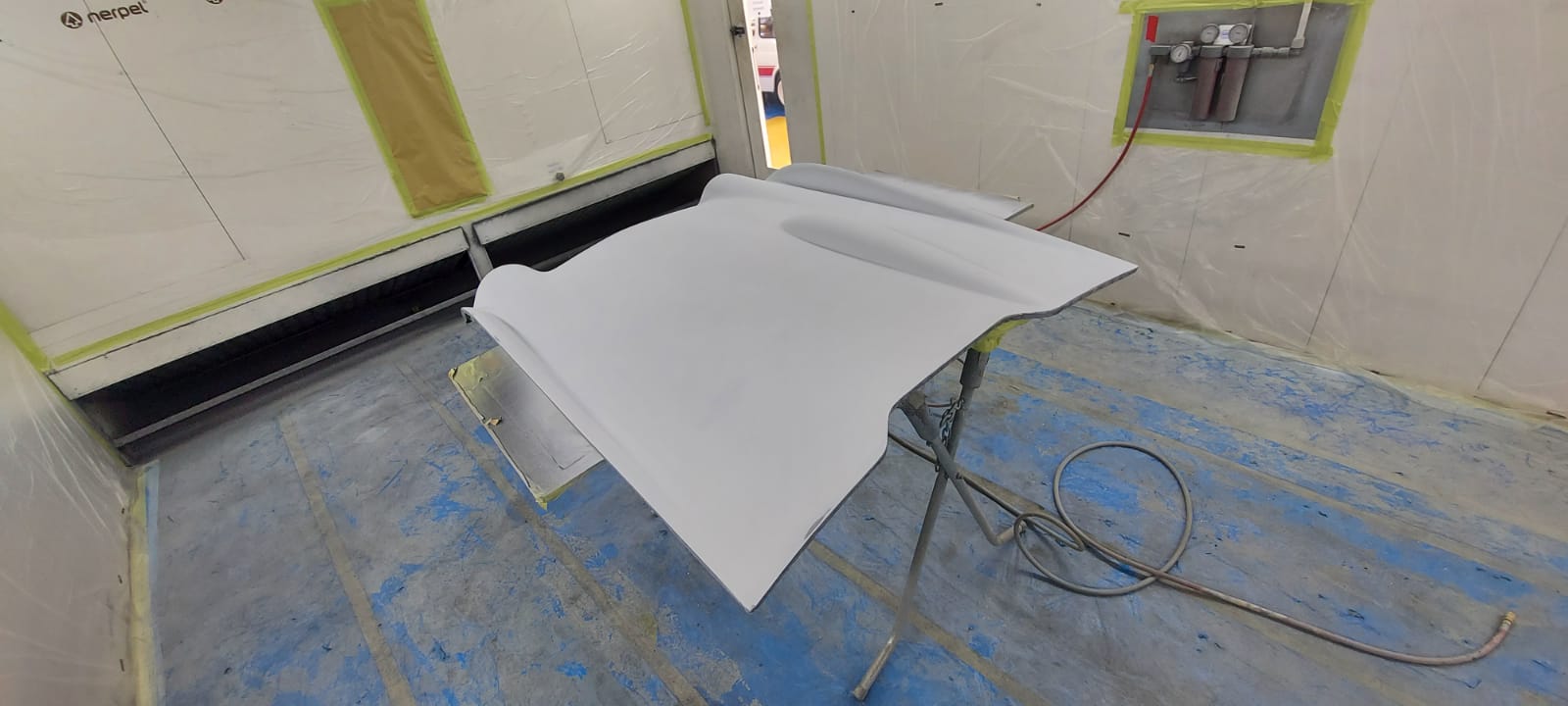 22042021 TR5 bonnet painted 14 1