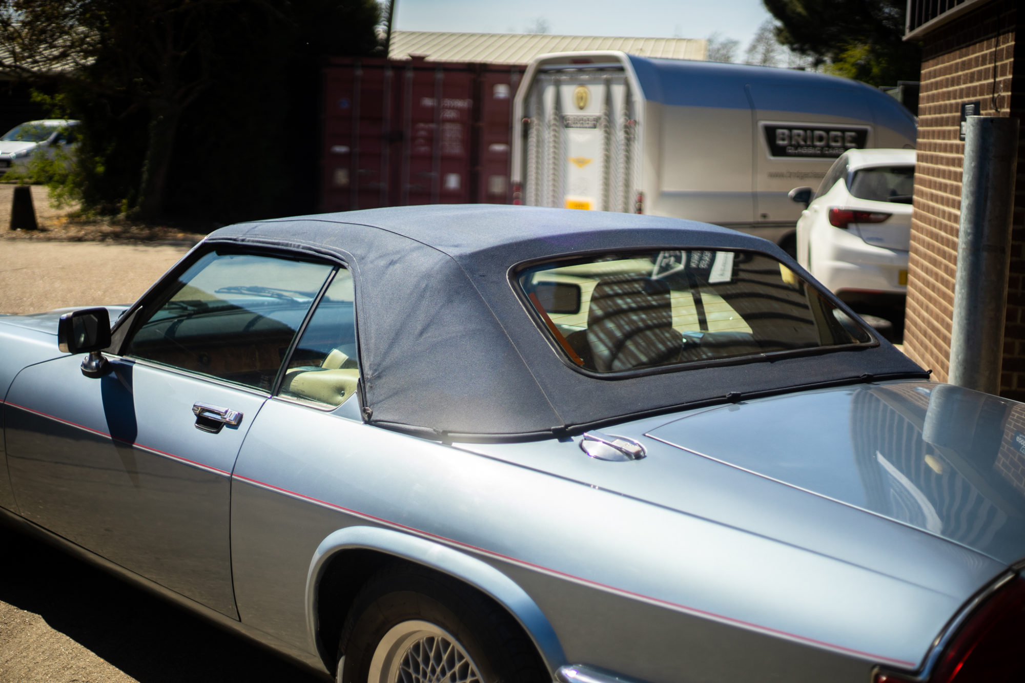 23.04.2021 Jaguar XJS arrival 03 1