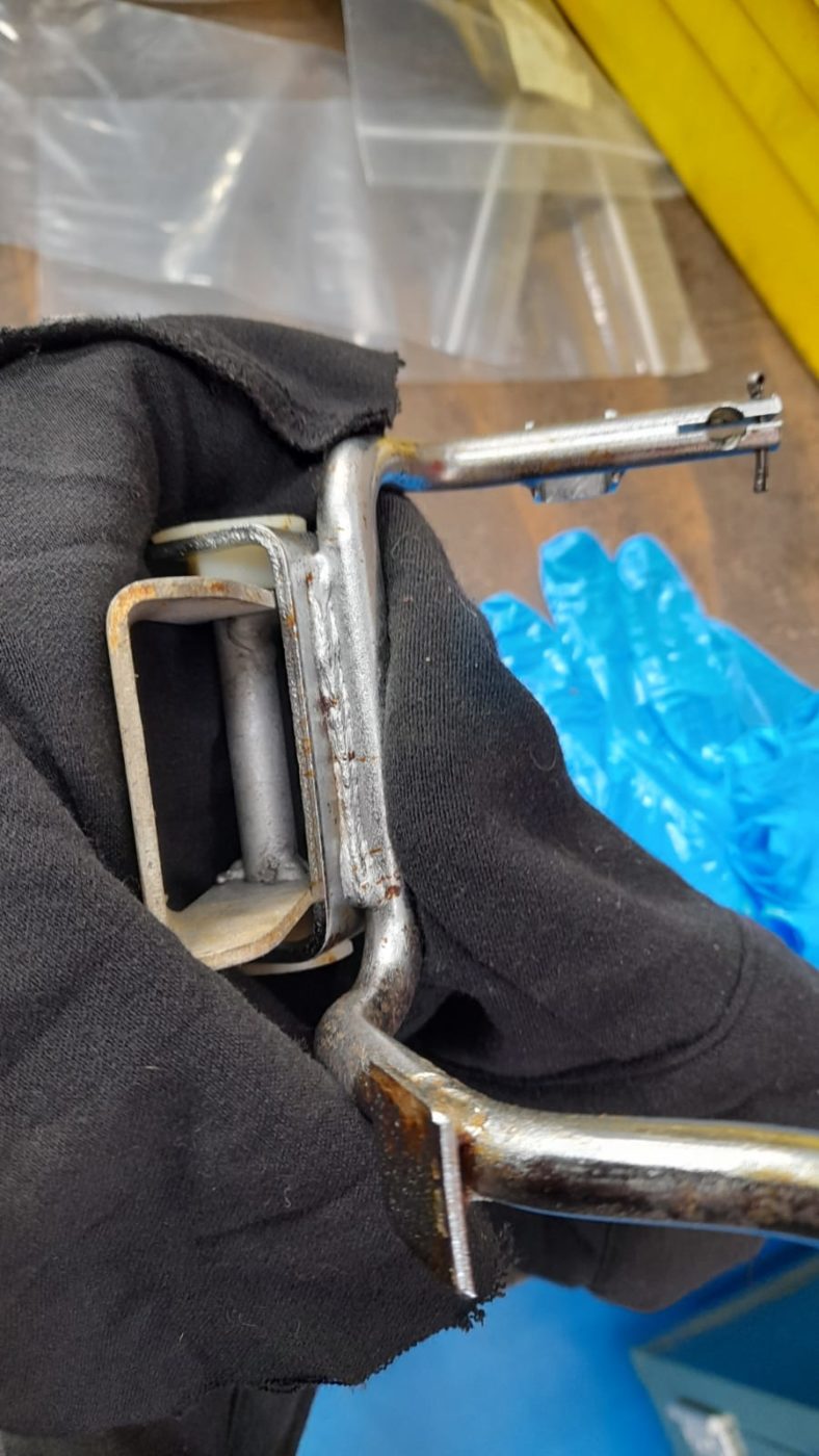 27042021 More cleaning up and restoring of parts on the white e type 24 1