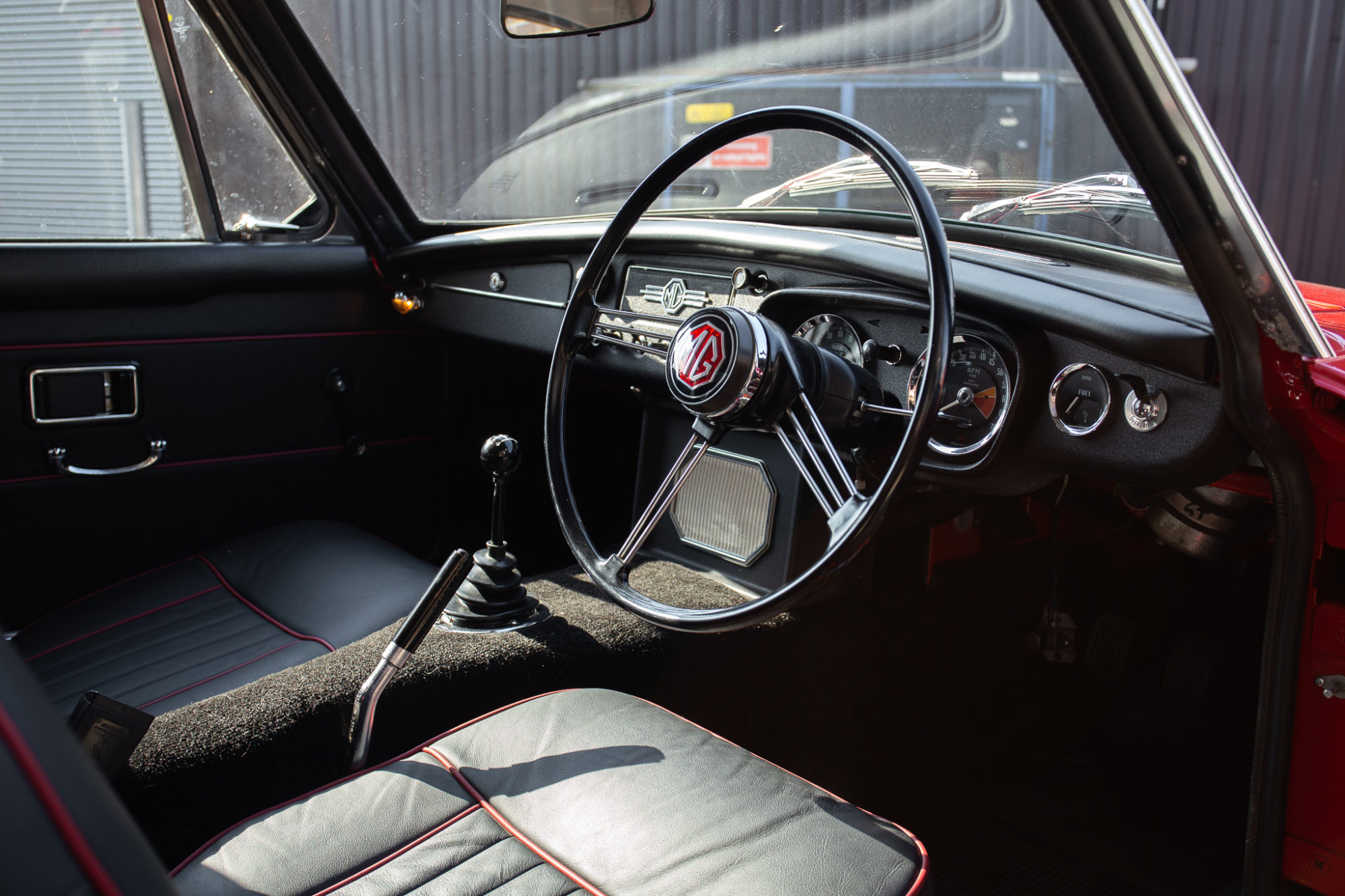 28042021 MGB GT Red arrival 10 1