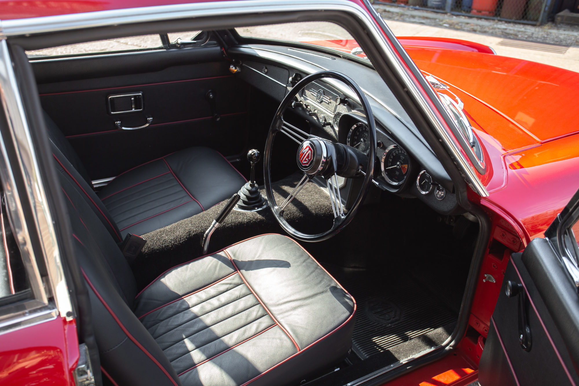28042021 MGB GT Red arrival 11 1