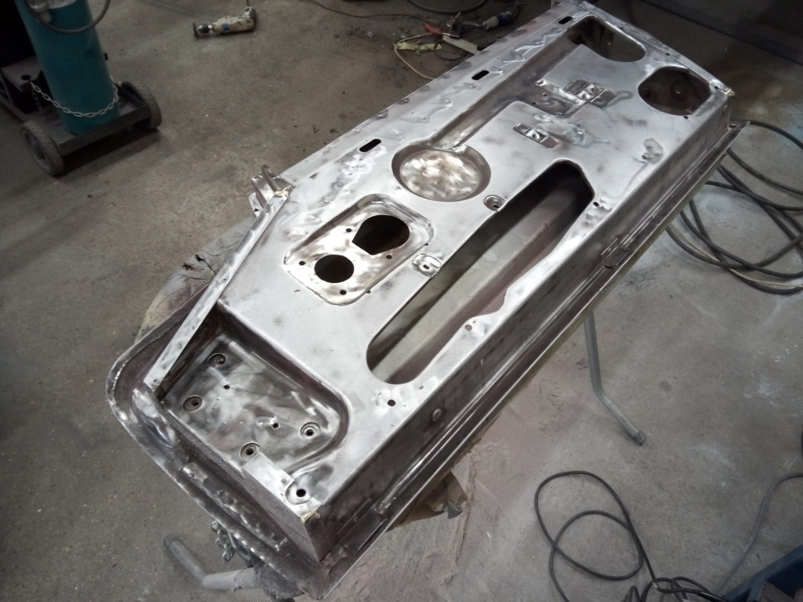 04052021 Jaguar e type panels stripes back to bare metal and given a protective rust proof coating 12