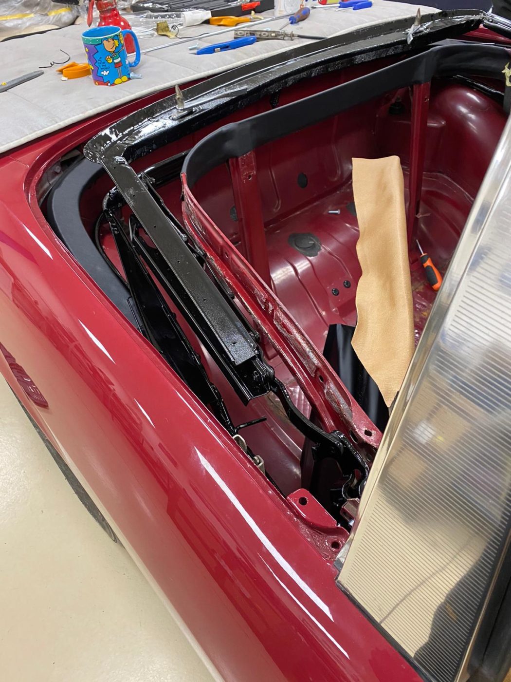 04052021 Triumph Stag hood mechanism 4 1