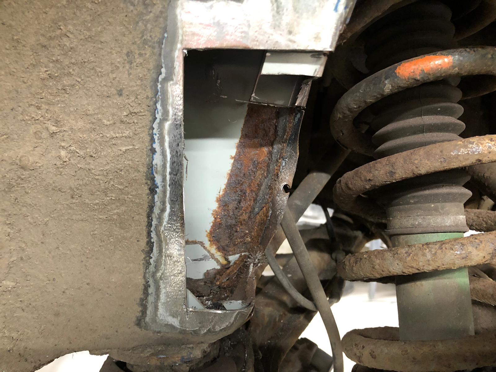 07052021 Jaguar XK8 Rotten left hand subframe mounting pointchassis leg 11
