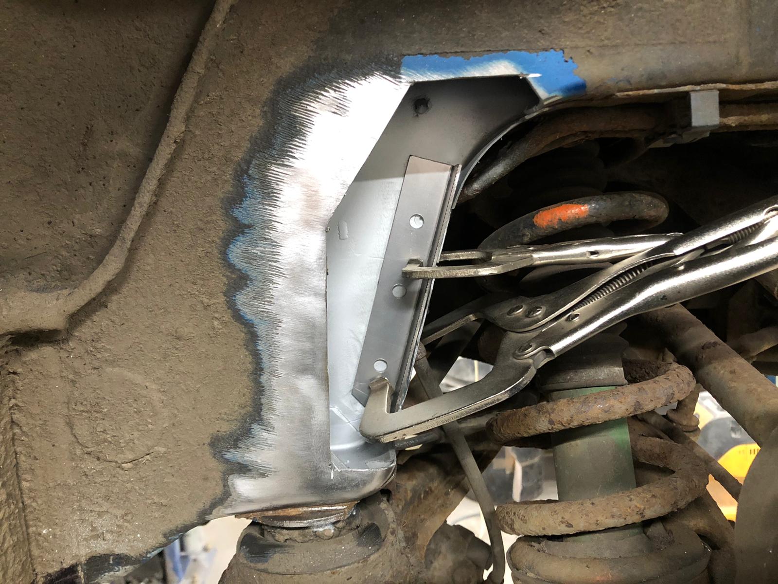 07052021 Jaguar XK8 Rotten left hand subframe mounting pointchassis leg 13
