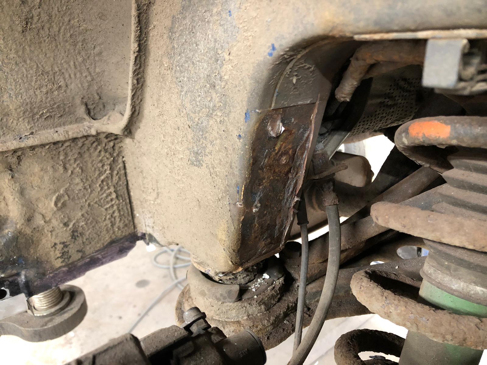 07052021 Jaguar XK8 Rotten left hand subframe mounting pointchassis leg 2