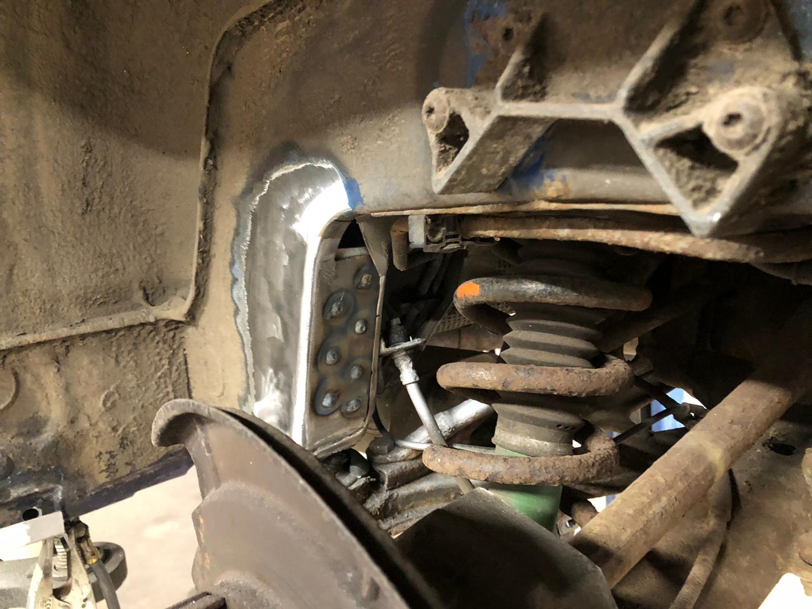 07052021 Jaguar XK8 Rotten left hand subframe mounting pointchassis leg 21