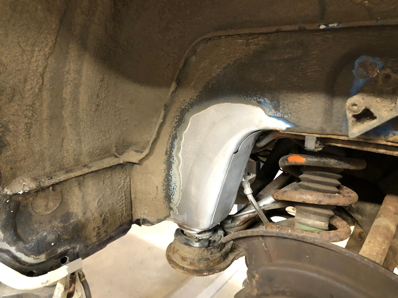 07052021 Jaguar XK8 Rotten left hand subframe mounting pointchassis leg 23