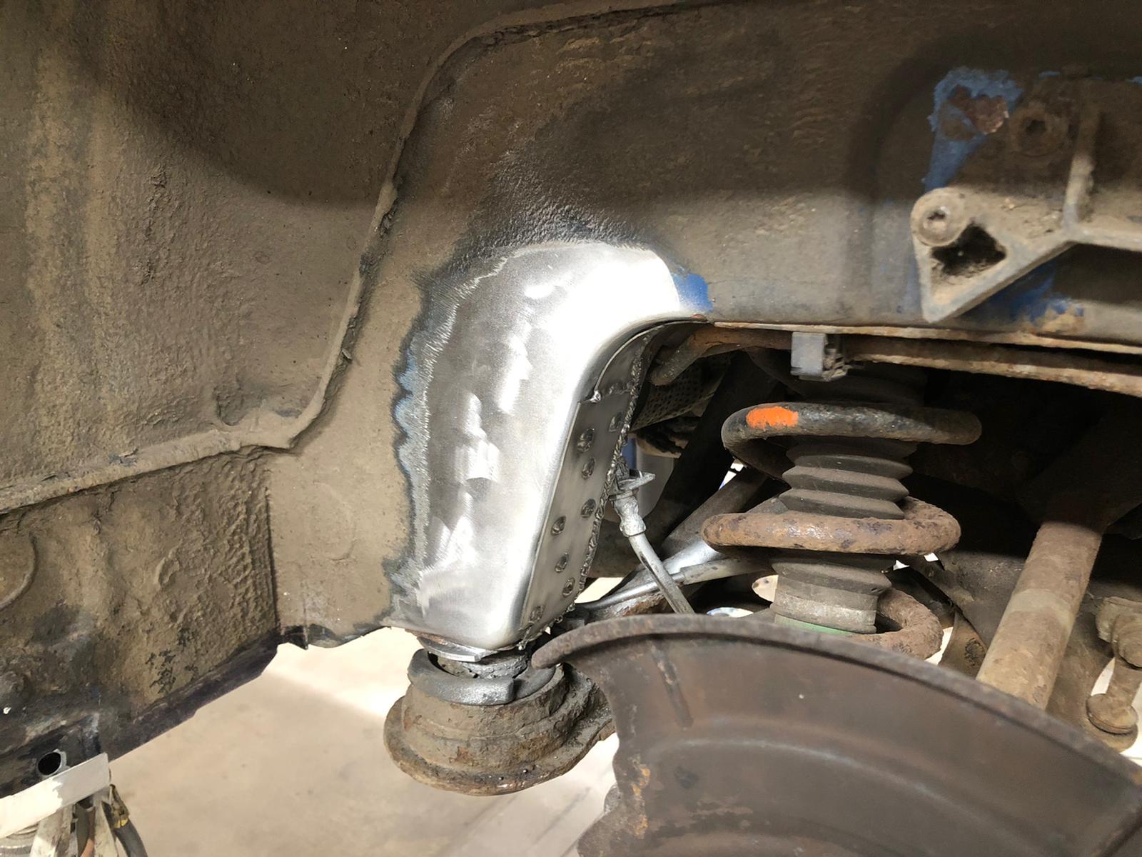07052021 Jaguar XK8 Rotten left hand subframe mounting pointchassis leg 24