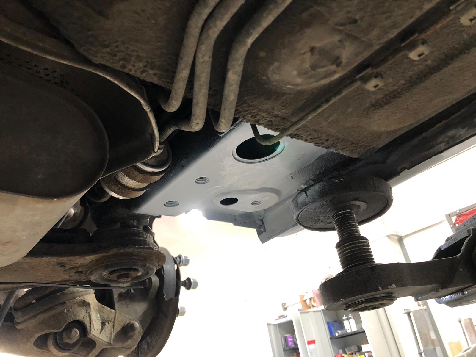 07052021 Jaguar XK8 Rotten left hand subframe mounting pointchassis leg 26