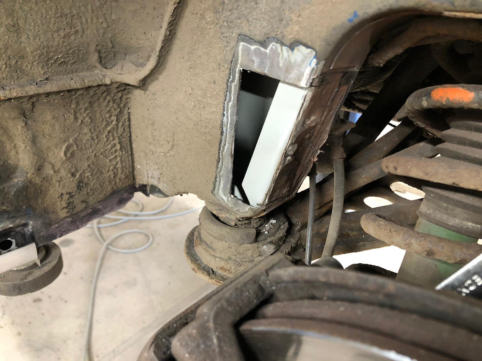 07052021 Jaguar XK8 Rotten left hand subframe mounting pointchassis leg 4