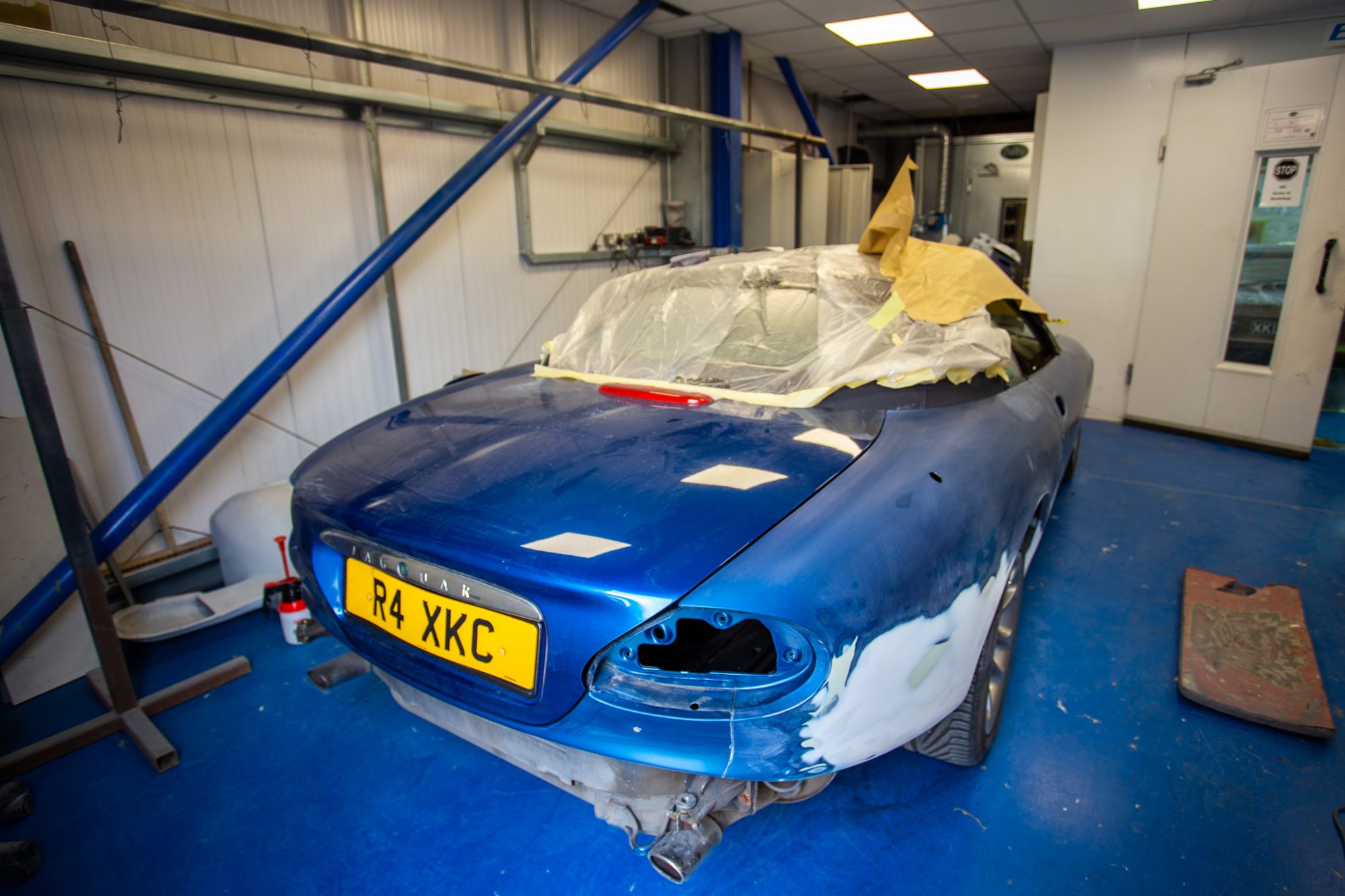 12052021 Jaguar XK8 ready for paint 2 1