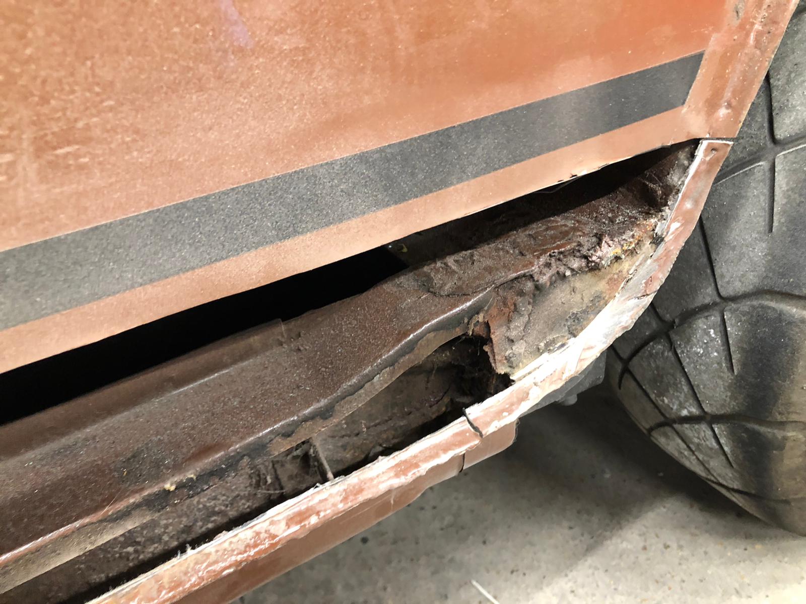 13052021 1275 GT brown mini sill repair 17