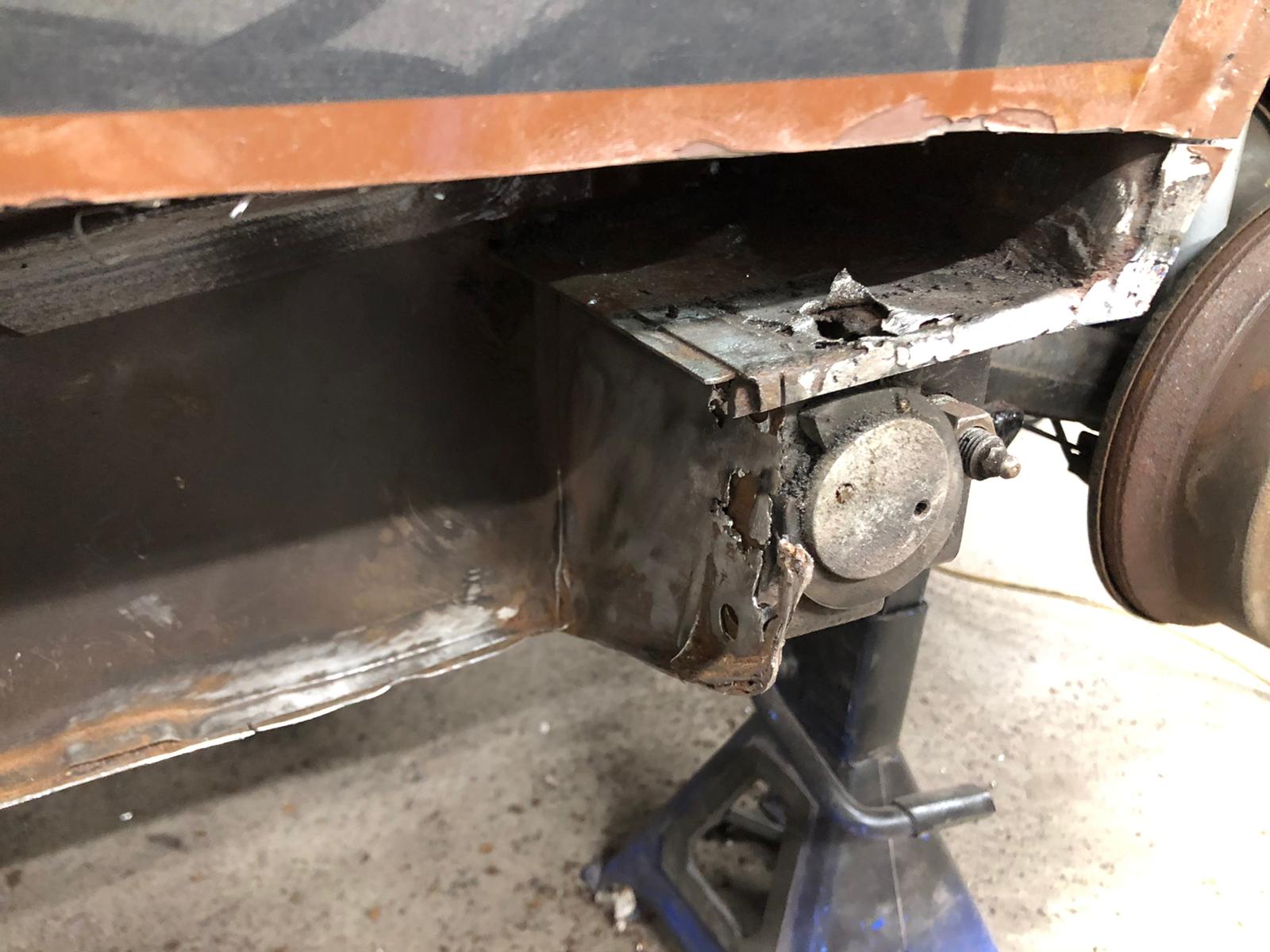 13052021 1275 GT brown mini sill repair 31