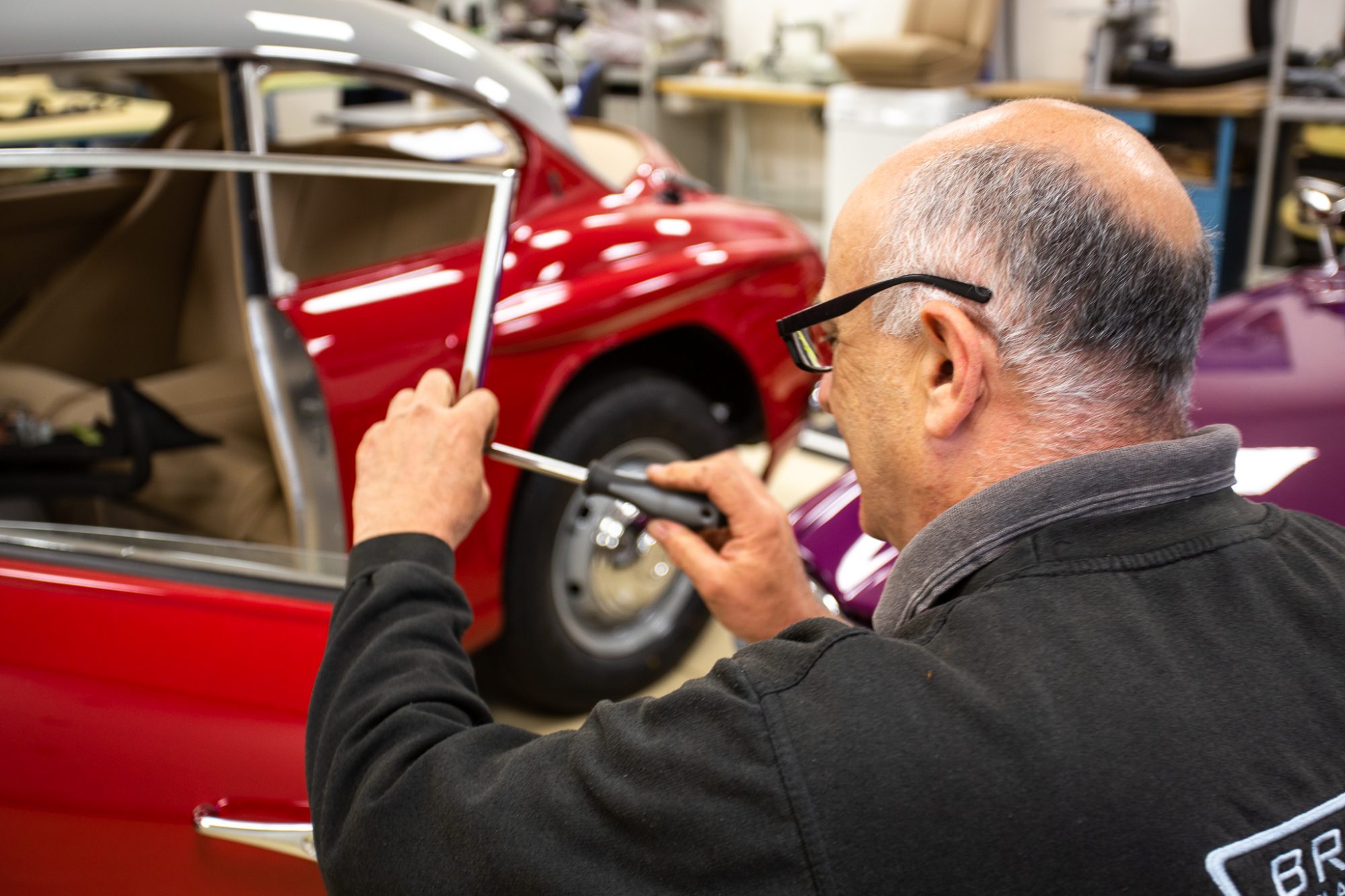 25052021 Peony Red Jensen chrome and wiring 1 1
