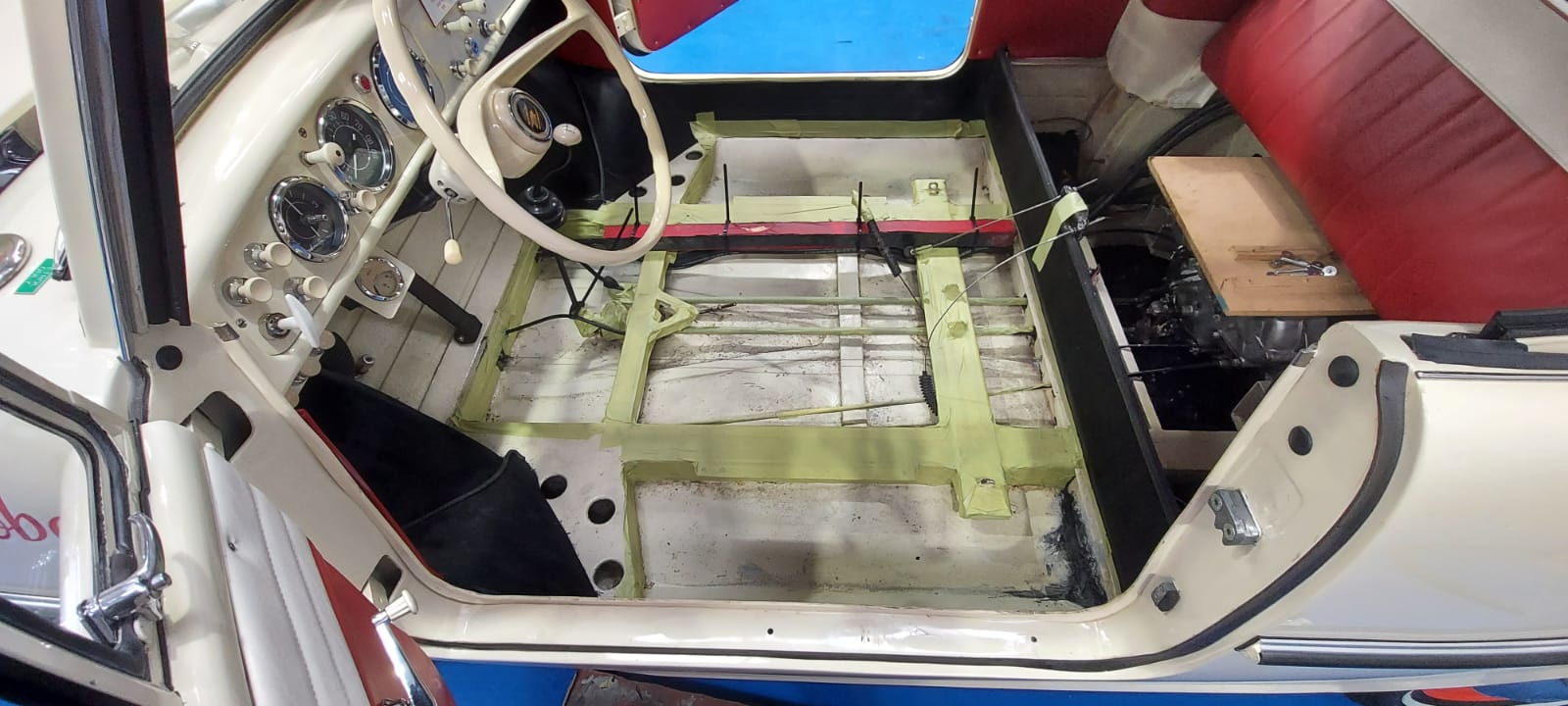 28052021 Amphicar floor painted 2 1