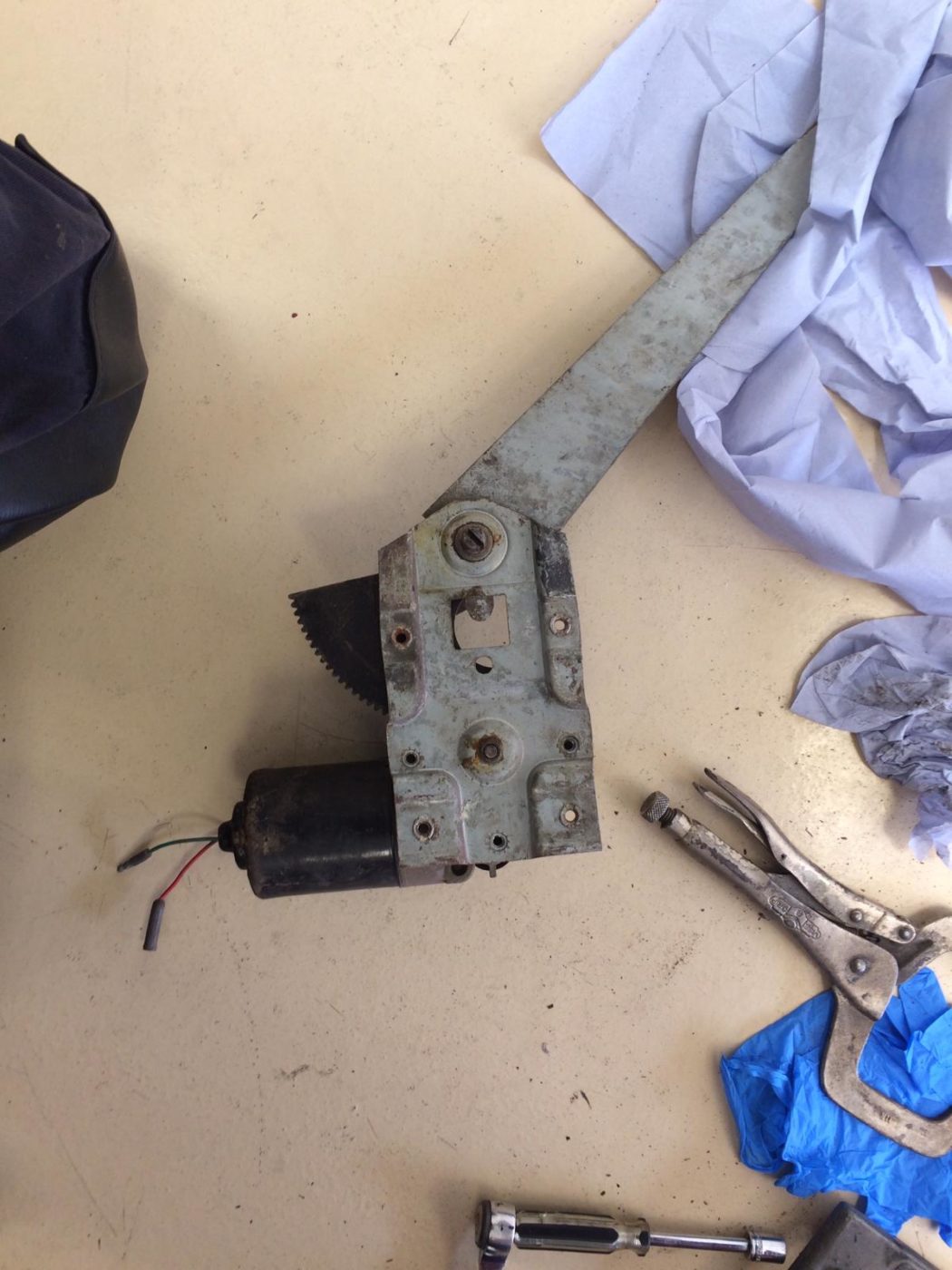 29042021 Red stag electric window motor replaced dave 3