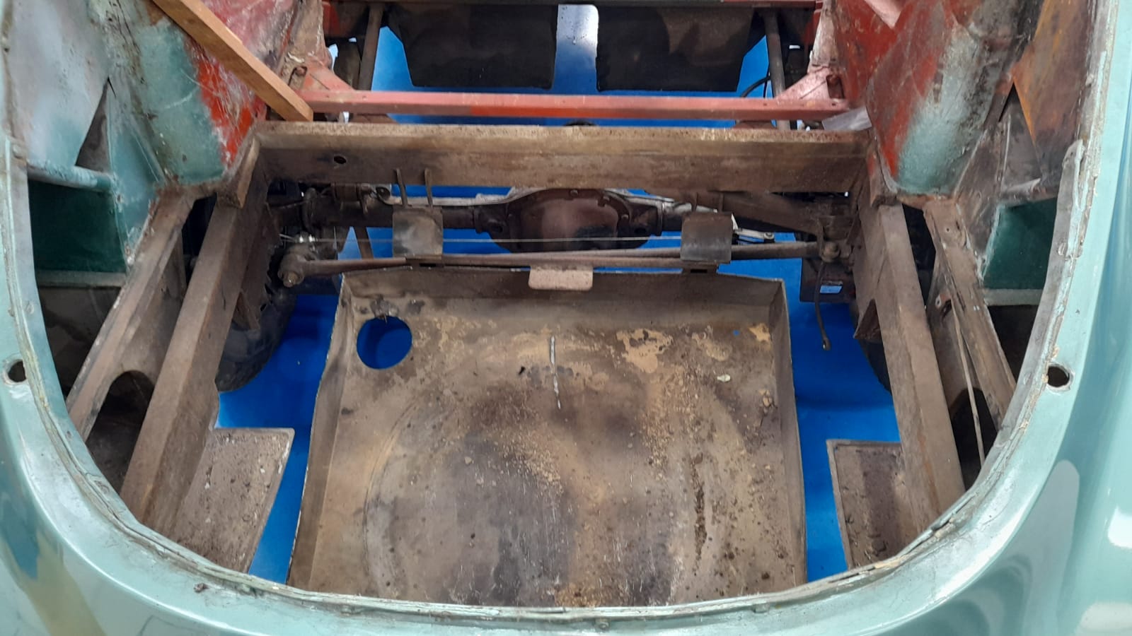 02062021 DB24 scott removing the wiring loom petrol tank spare wheel carrier and various other parts 10 1