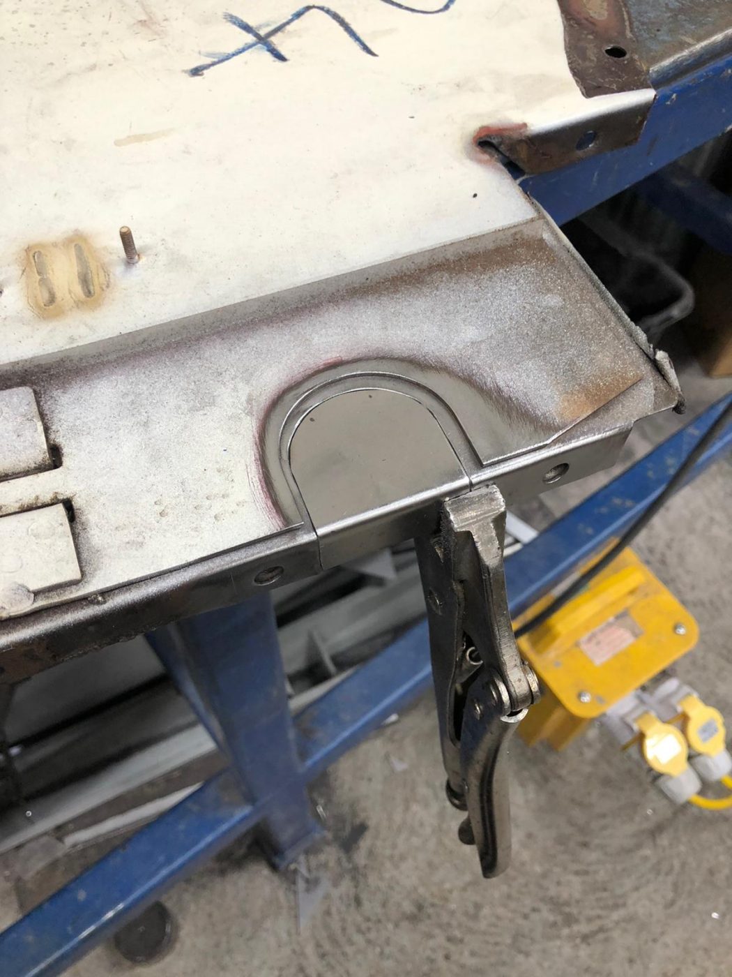 02062021 White Etype Jaguar lead and hole detection 32 1